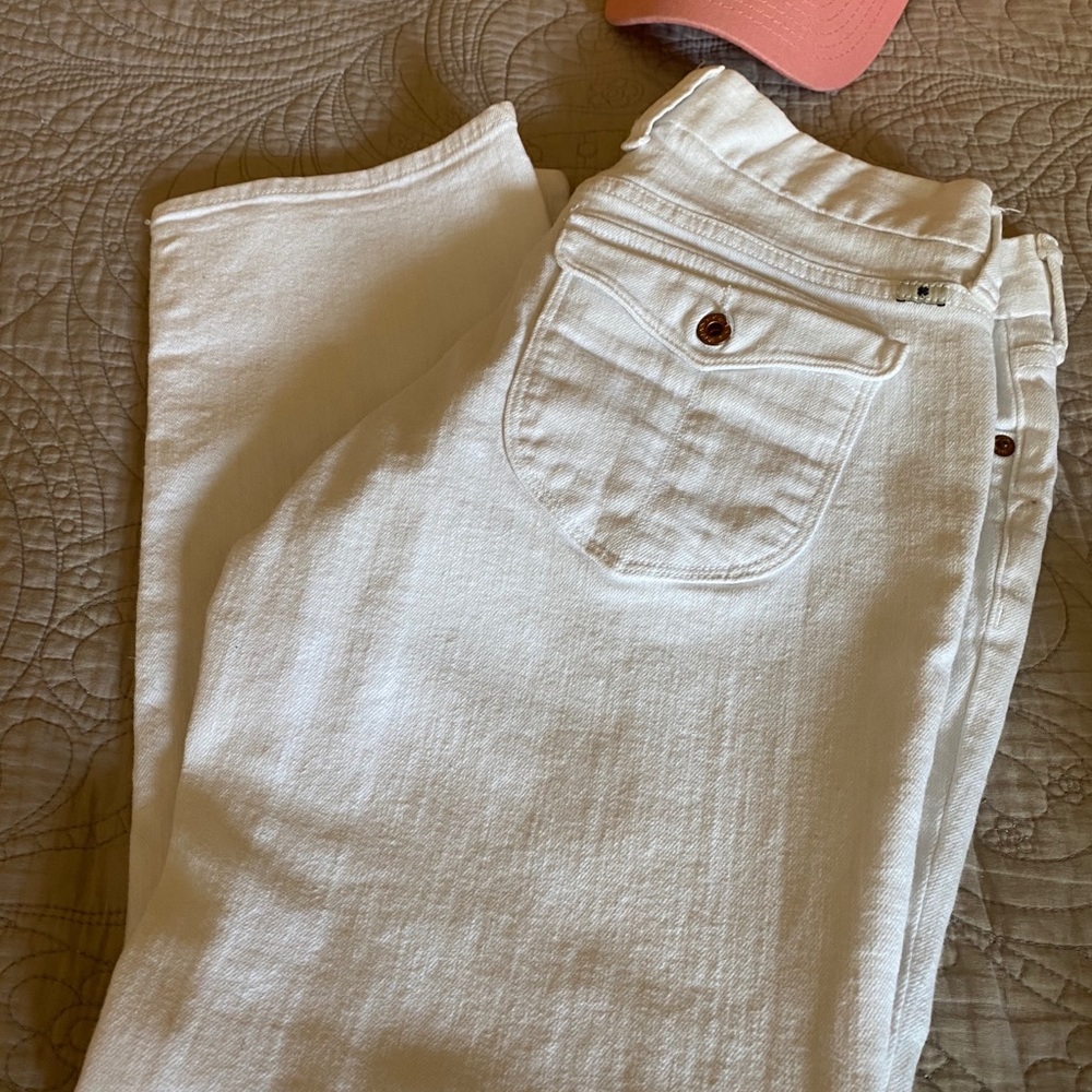 Lucky Brand cropped jeans.